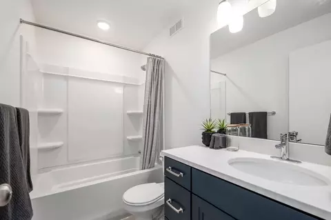 Bath - 258 E Cedar Mill Ln, Midvale, UT 84070 photo 1 of 4