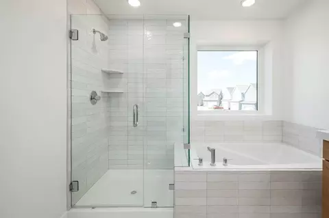 Bath - 258 E Cedar Mill Ln, Midvale, UT 84070 photo 3 of 4