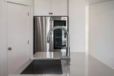 Kitchen - 258 E Cedar Mill Ln, Midvale, UT 84070 photo 5 of 9