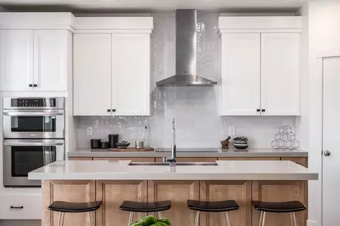 Kitchen - 258 E Cedar Mill Ln, Midvale, UT 84070 photo 8 of 9