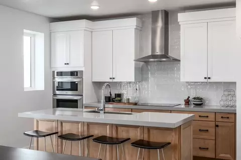 Kitchen - 258 E Cedar Mill Ln, Midvale, UT 84070 photo 9 of 9