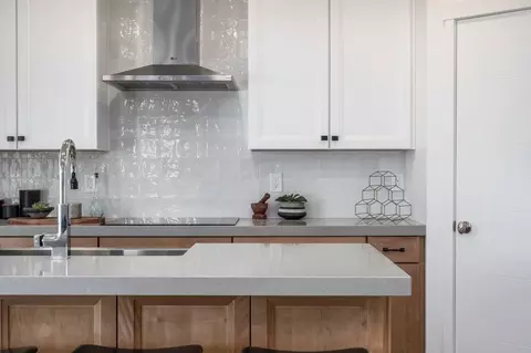 Kitchen - 258 E Cedar Mill Ln, Midvale, UT 84070 photo 2 of 9