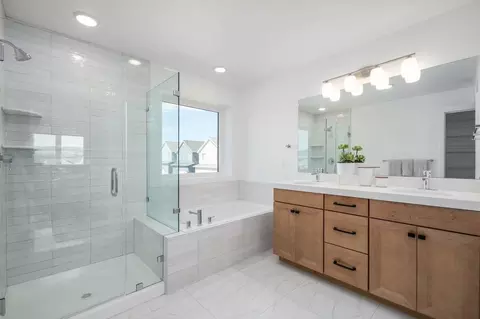 Bath - 258 E Cedar Mill Ln, Midvale, UT 84070 photo 2 of 4