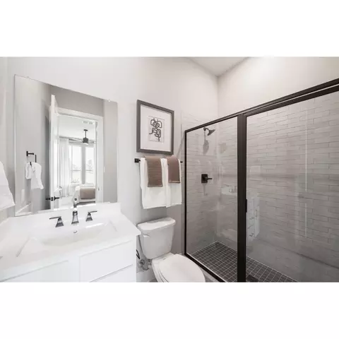 Bath - 7811 Royal Pecan Loop, Fulshear, TX 77441 photo 4 of 4