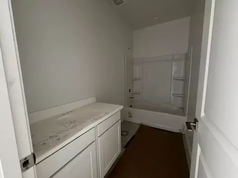 Bath - 9441 E Spiral Ave, Mesa, AZ 85212 photo 1 of 1