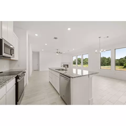 Kitchen - 117 Saddleback Dr, Boyd, TX 76023 photo 4 of 5