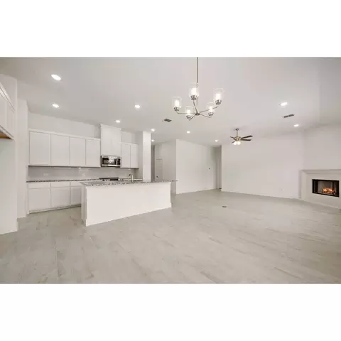 Living - 117 Saddleback Dr, Boyd, TX 76023 photo 4 of 4