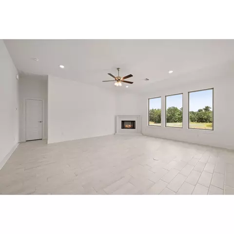 Living - 117 Saddleback Dr, Boyd, TX 76023 photo 1 of 4