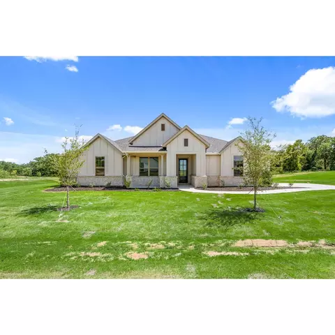 Exterior - 117 Saddleback Dr, Boyd, TX 76023 photo 1 of 10