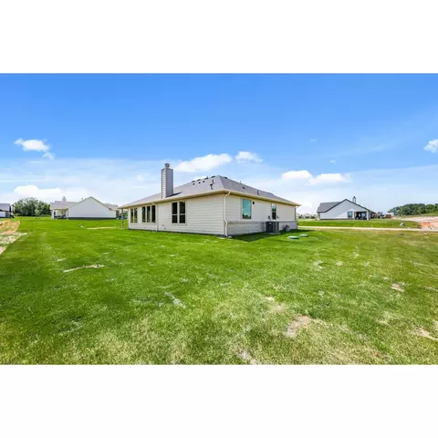 Exterior - 117 Saddleback Dr, Boyd, TX 76023 photo 9 of 10