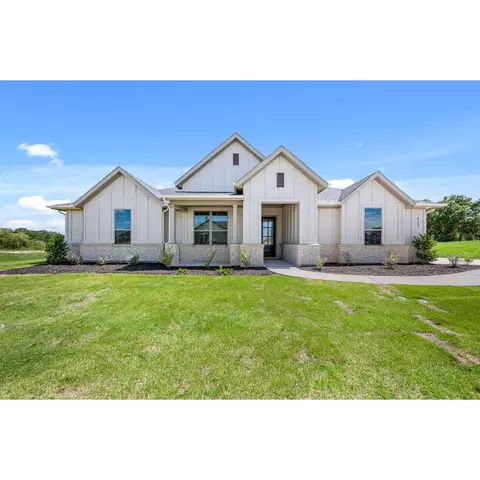 Exterior - 117 Saddleback Dr, Boyd, TX 76023 photo 4 of 10