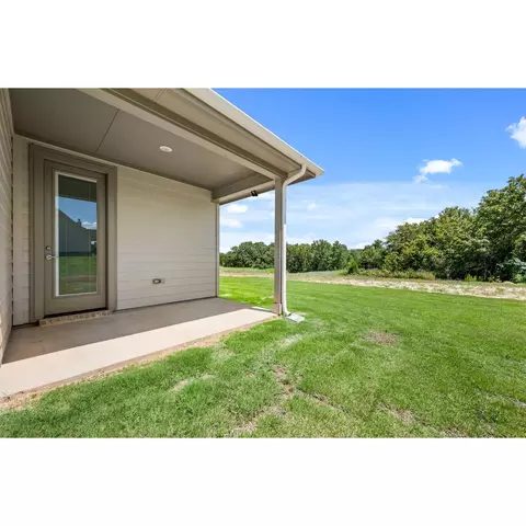 Exterior - 117 Saddleback Dr, Boyd, TX 76023 photo 6 of 10