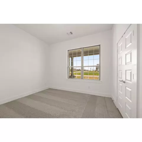 Bedroom - 117 Saddleback Dr, Boyd, TX 76023 photo 3 of 5