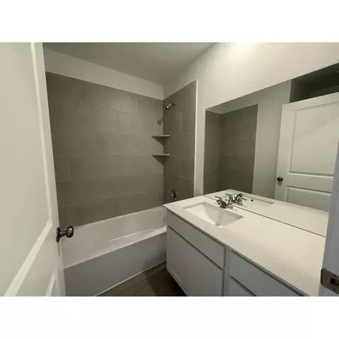 Bath - 603 Sormonne Loop, Kyle, TX 78640 photo 1 of 1