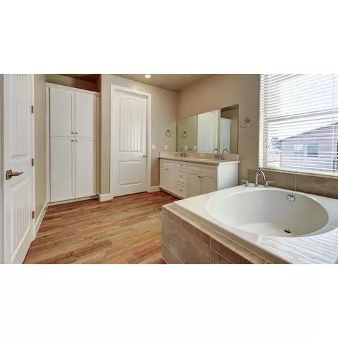 1684 N Greenfield Ave, Clovis, CA 93619 photo 14