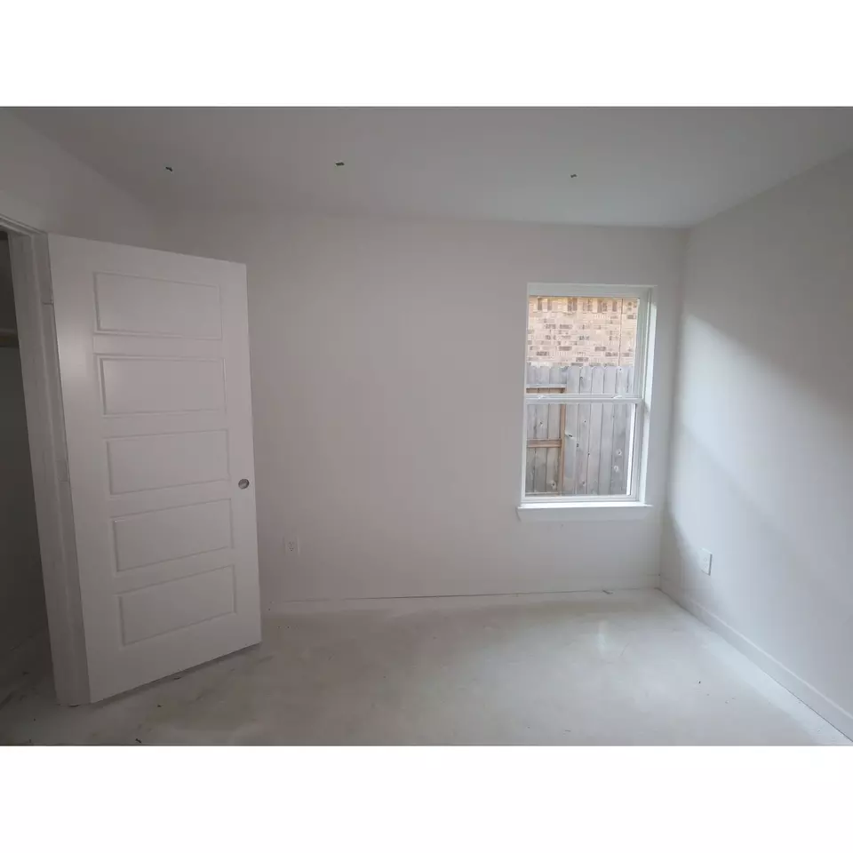 Bedroom - 17078 Pinewood Branch Dr, New Caney, TX 77357 photo 2 of 4
