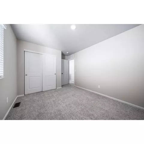 22252 E 38th Pl, Aurora, CO 80019 photo 11