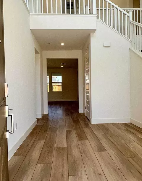 2559 Gibbons Ct, Lathrop, CA 95330 photo 3