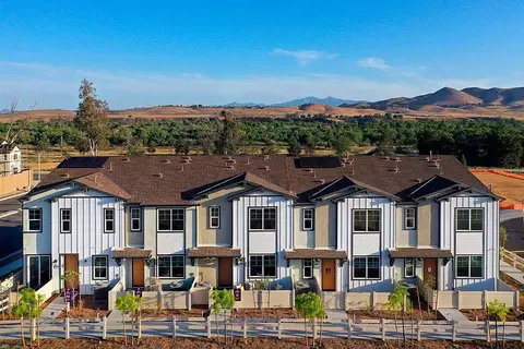 9803 Crossbay Loop, Jurupa Valley, CA 92509