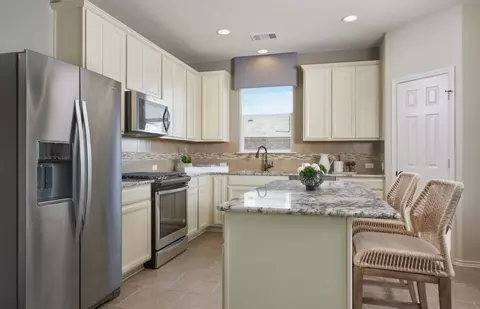 Kitchen - 7003 Ashcat, Converse, TX 78109 photo 3 of 4