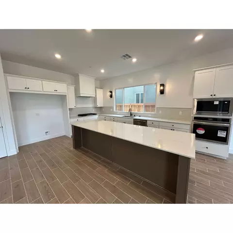 2259 N Duke Ave, Clovis, CA 93619 photo 2