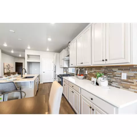 22384 E 49th Pl, Aurora, CO 80019 photo 8