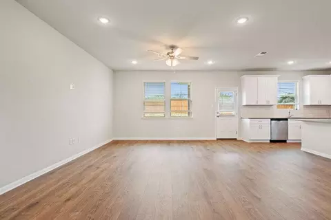 572 Backstays Loop, Kyle, TX 78640 photo 4