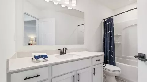 Bath - 1635 River Rock Dr, Carver, MN 55315 photo 2 of 5