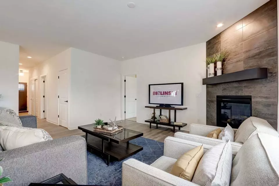 Living - 384 Sweetwater Blvd, Port Washington, WI 53074 photo 1 of 4