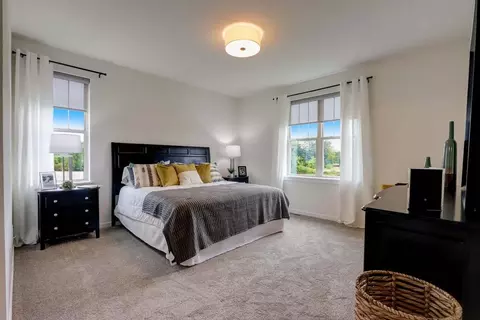 Bedroom - 384 Sweetwater Blvd, Port Washington, WI 53074 photo 1 of 5