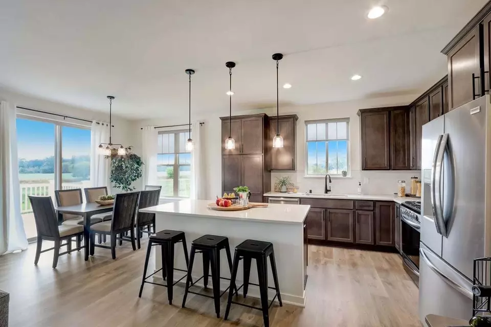 Kitchen - 384 Sweetwater Blvd, Port Washington, WI 53074 photo 6 of 6