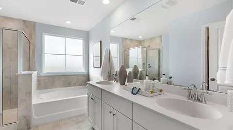 Bath - 49 Rabbit Run Ln, Pooler, GA 31322 photo 3 of 4