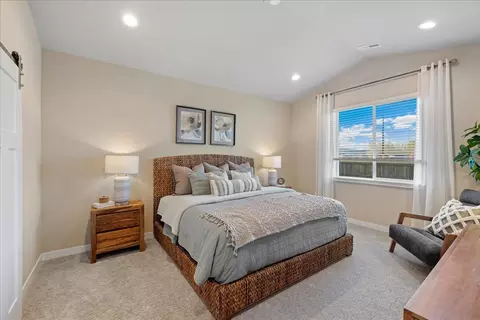 100 Valemont Dr, Medford, OR 97501 photo 10