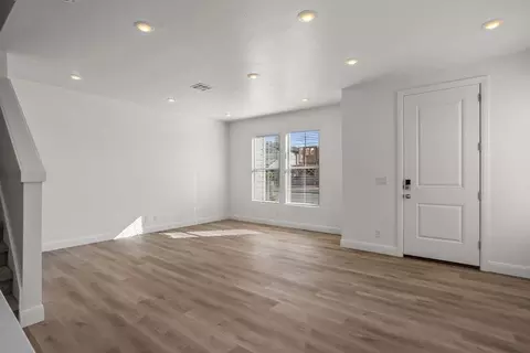 498 W Carnation Ct, Saint George, UT 84790 photo 9