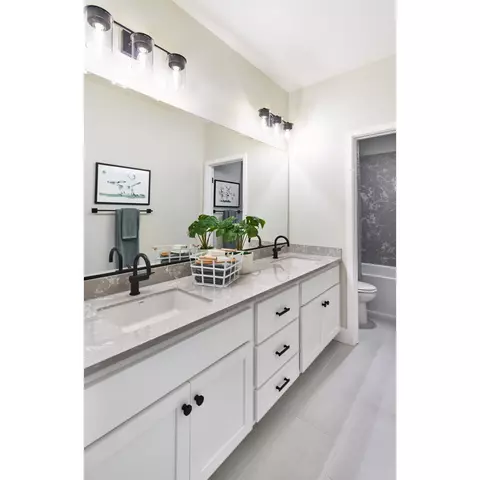 Bath - 92 Bodega Dr, Lodi, CA 95240 photo 3 of 3