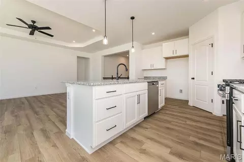 1905 Rolling River Cir, O Fallon, MO 63366 photo 17