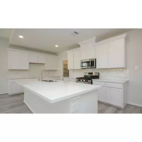 142 Violet Carson Ct, Willis, TX 77318 photo 5
