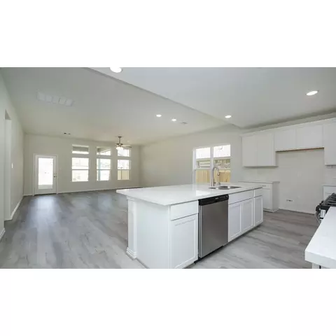 142 Violet Carson Ct, Willis, TX 77318 photo 7