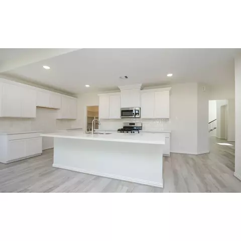 142 Violet Carson Ct, Willis, TX 77318 photo 3