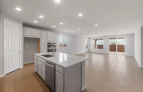Living - 1373 W Saddle Run, Apache Junction, AZ 85120 photo 1 of 5