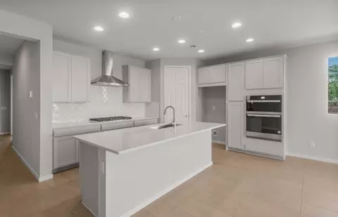Kitchen - 1373 W Saddle Run, Apache Junction, AZ 85120 photo 1 of 4