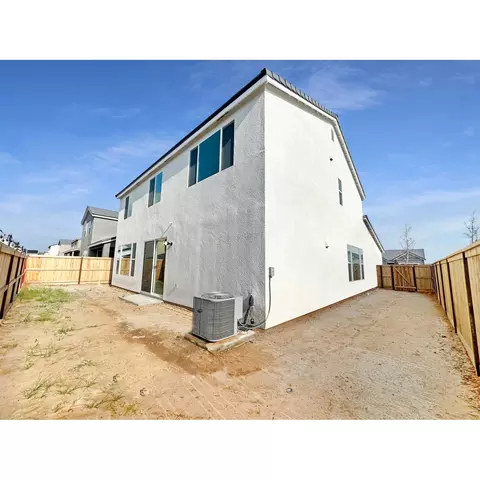 1077 Wildflower Dr, Madera, CA 93636 photo 10