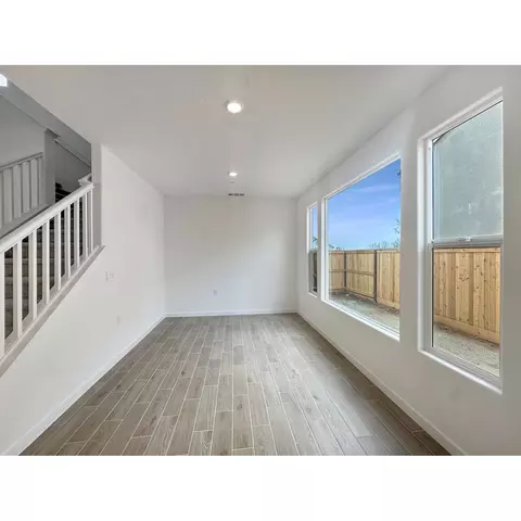 1077 Wildflower Dr, Madera, CA 93636 photo 6