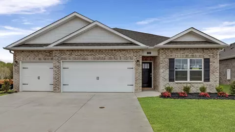 17662 Sapphire Ln, Athens, AL 35613