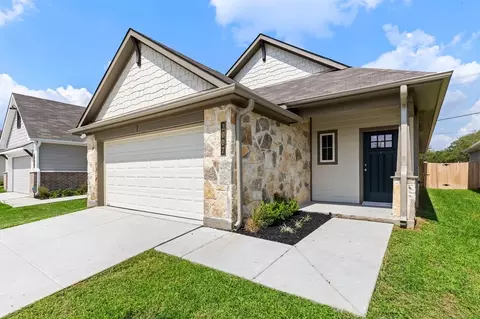 1305 Boehnke Pass, Brenham, TX 77833