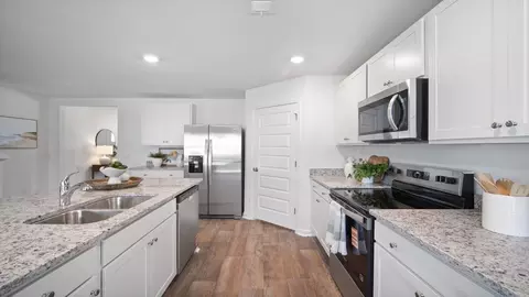 Kitchen - 186 Buckeye Rd, Guyton, GA 31312 photo 3 of 8