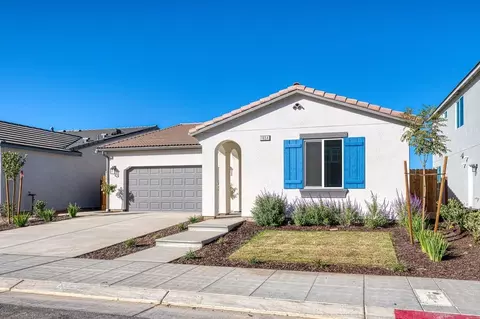 Exterior - 1054 Talus Way S, Madera, CA 93636 photo 2 of 11