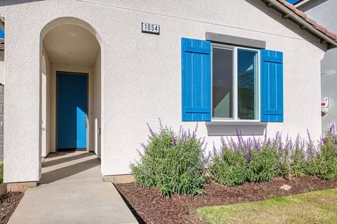 Exterior - 1054 Talus Way S, Madera, CA 93636 photo 3 of 11