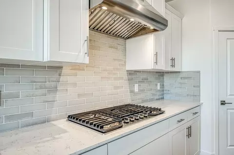 Kitchen - 1054 Talus Way S, Madera, CA 93636 photo 3 of 5
