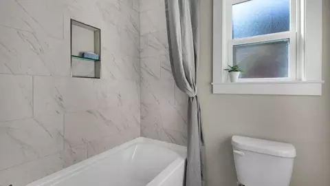 Bath - 5930 Greenfield St, Pace, FL 32571 photo 4 of 5